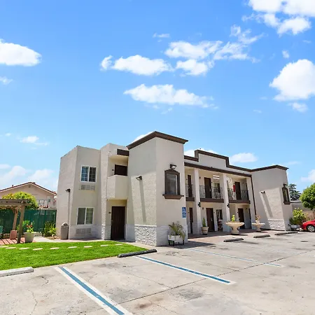Le Blanc Inn & Suites-3