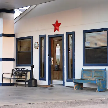 Riata Inn - Marfa-3