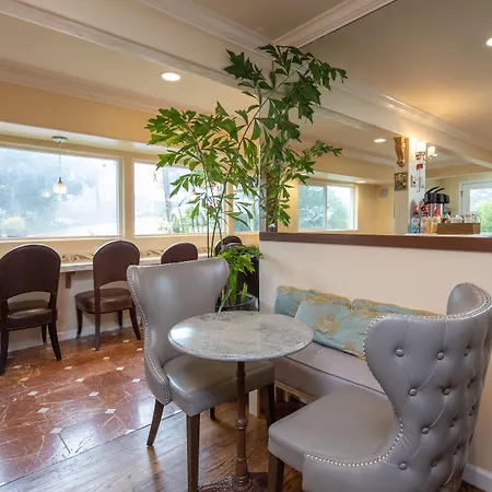 The Vendange Carmel Inn & Suites-3