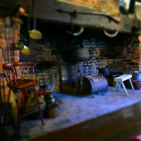 Daniels House Inn-2