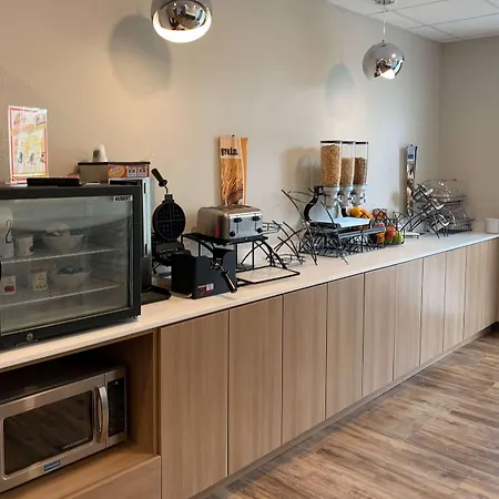 Microtel Inn & Suites By Wyndham Woodland Park-3