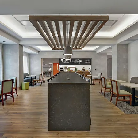 Hampton Inn Peterborough-2