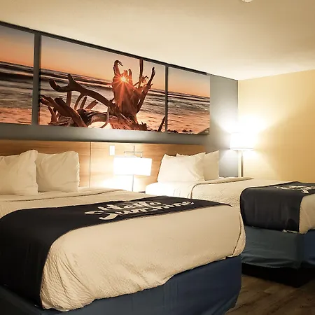 Days Inn & Suites By Wyndham Merrillville-2