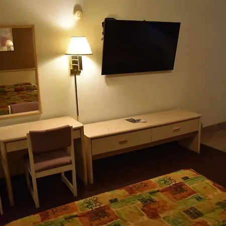 Travelodge By Wyndham Farmington-2
