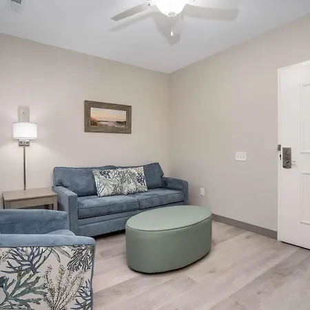 Lighthouse Suites - Best Western Signature Collection-3