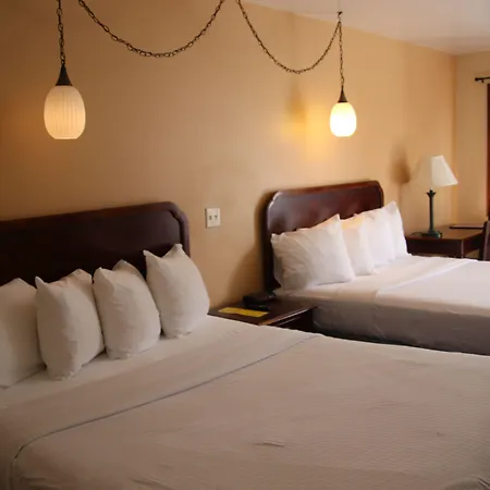 Townhouse Motel-3