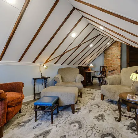 Double Oaks Bed & Breakfast-3