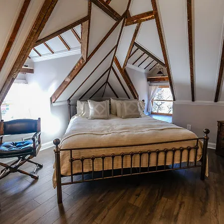 Double Oaks Bed & Breakfast-2