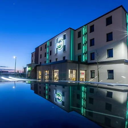 B&B HOTEL Troyes Magasins d'usine-2
