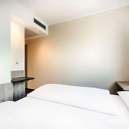 B&B Hotel Nuernberg-Plaerrer-3