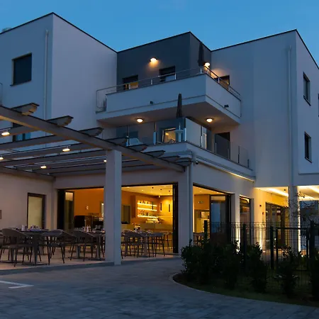 Aparthotel Punta Blu - POOL&SPA-3