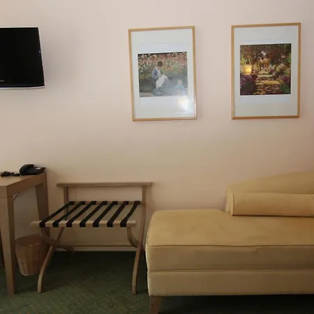 Lindemann Hotel-3