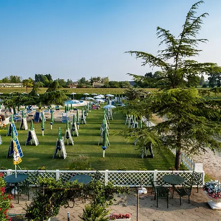 Hotel Villa Sara With Pool And Parking Near Venice-2
