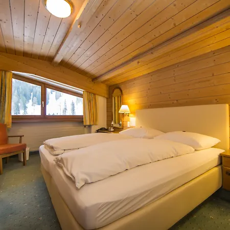 Hotel Cresta-2
