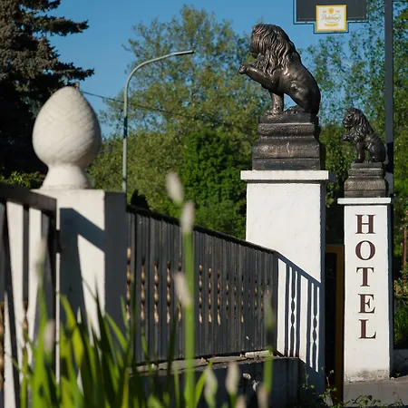 Land-gut-Hotel BurgBlick-3