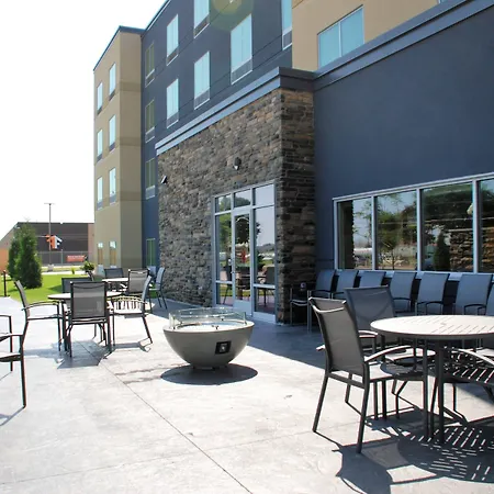 Fairfield Inn & Suites Winona-3