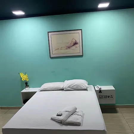Light Motel-2