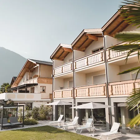 Hotel Tiefenbrunn Gardensuites & Breakfast-2