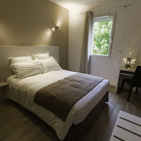 Hôtel Les Petits Oreillers-3