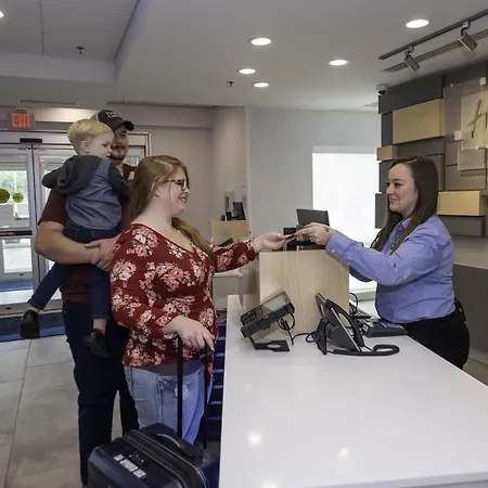 Holiday Inn Express & Suites - Staunton By Ihg-2