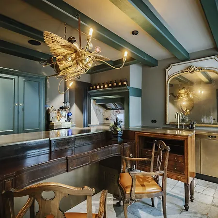 Boutique Hotel The Noblemen-3