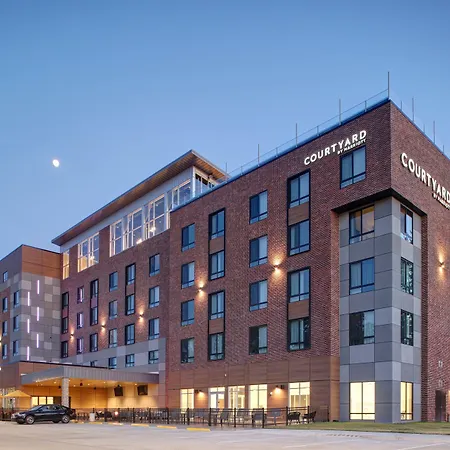 Courtyard By Marriott Iowa City University Heights-2