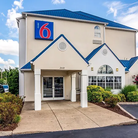 Motel 6 Chattanooga Downtown-3