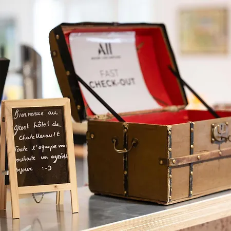 Greet Hotel Chatellerault-3