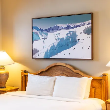 Lizard Creek Lodge-3