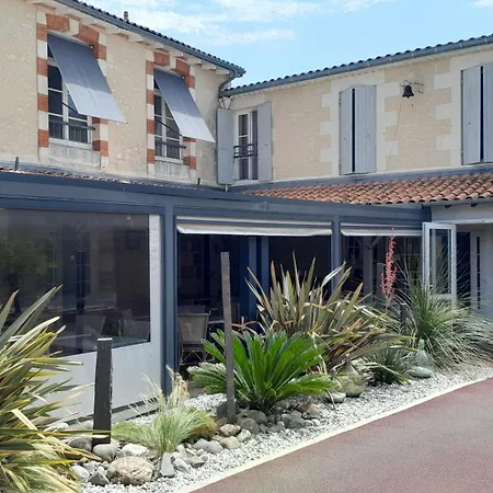 Hôtel Restaurant Le Commerce-2