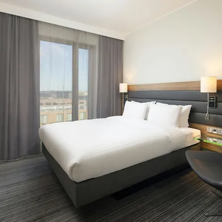 Moxy London Excel-2