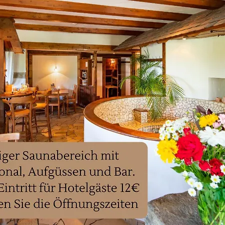 Landhotel Gut Wildberg mit Badeteich und großem Garten-3