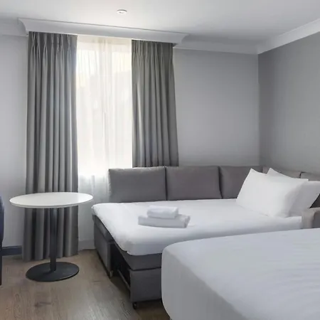 Edinburgh Marriott Hotel Holyrood-3