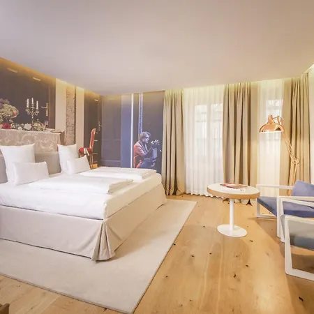 Small Luxury Hotel Goldgasse-3