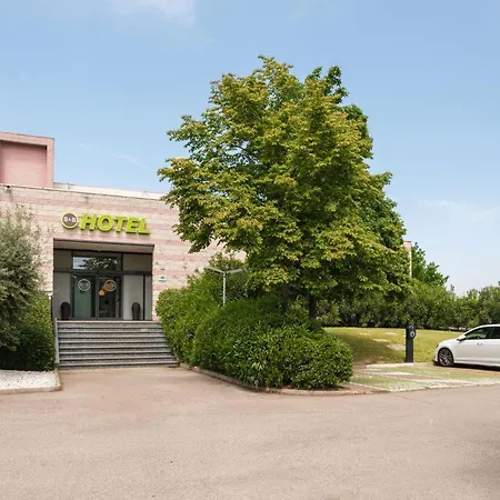 B&B Hotel Faenza-3