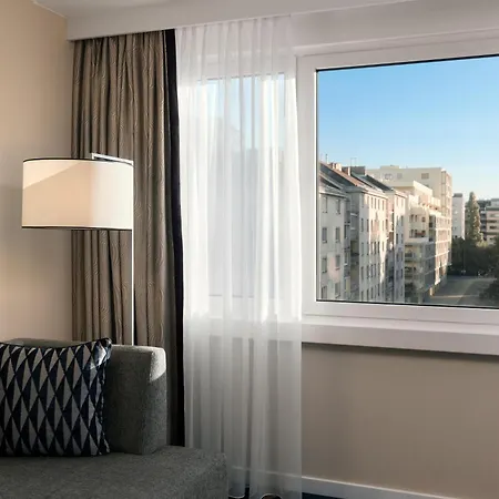 Hilton Vienna Waterfront-3