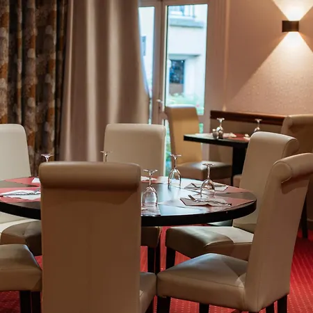 BRIT HOTEL Le Lion d'Or CHINON-3