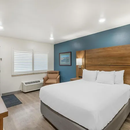 Best Western Plus Clocktower Inn-3