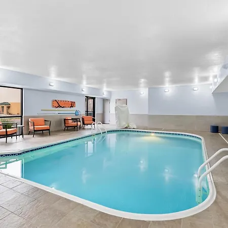 Hampton Inn Akron-Fairlawn-2