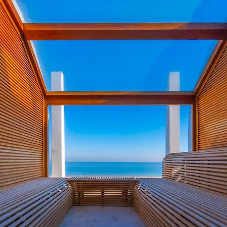 I-Suite Hotel-3