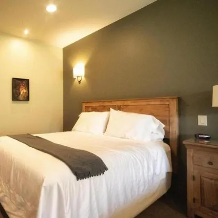 Driftwood Lodge-3