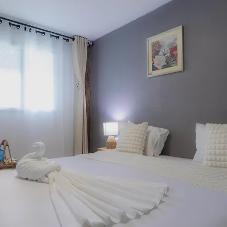 Phi Phi Cozy Seafront Resort-2