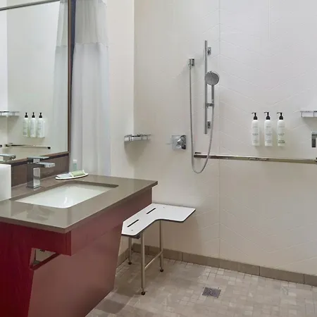 Fairfield Inn & Suites By Marriott Frederick-2