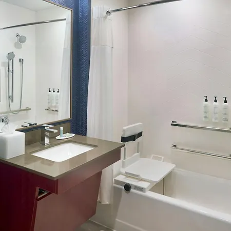 Fairfield Inn & Suites By Marriott Frederick-3