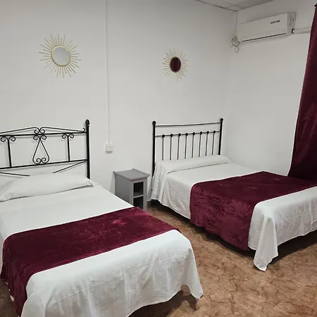 Rooms Los Montes-2