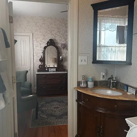 Beauclaires Bed & Breakfast-2