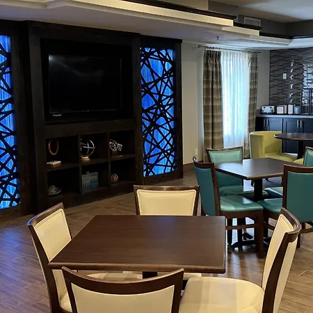 Garner Hotel Liberal North By Ihg-3