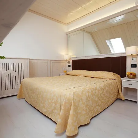 Hotel Croce Bianca-3
