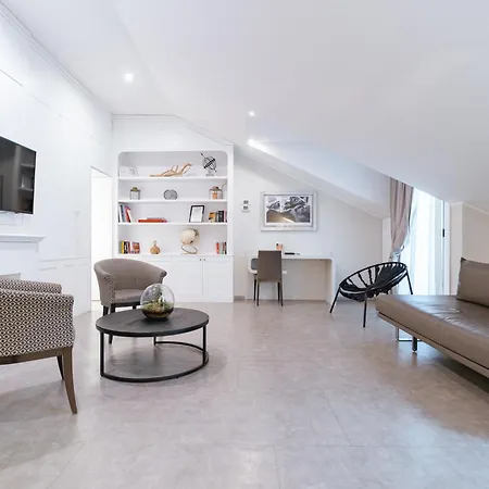 Montenapoleone Suites-3