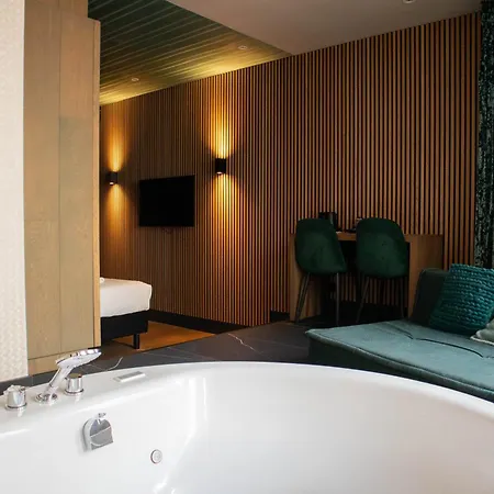 Manzo'S Suites-3